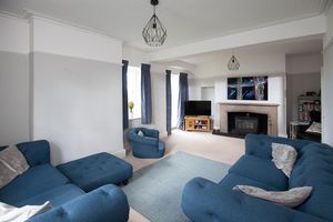 Long Cross Farm_Sitting Room - click for photo gallery